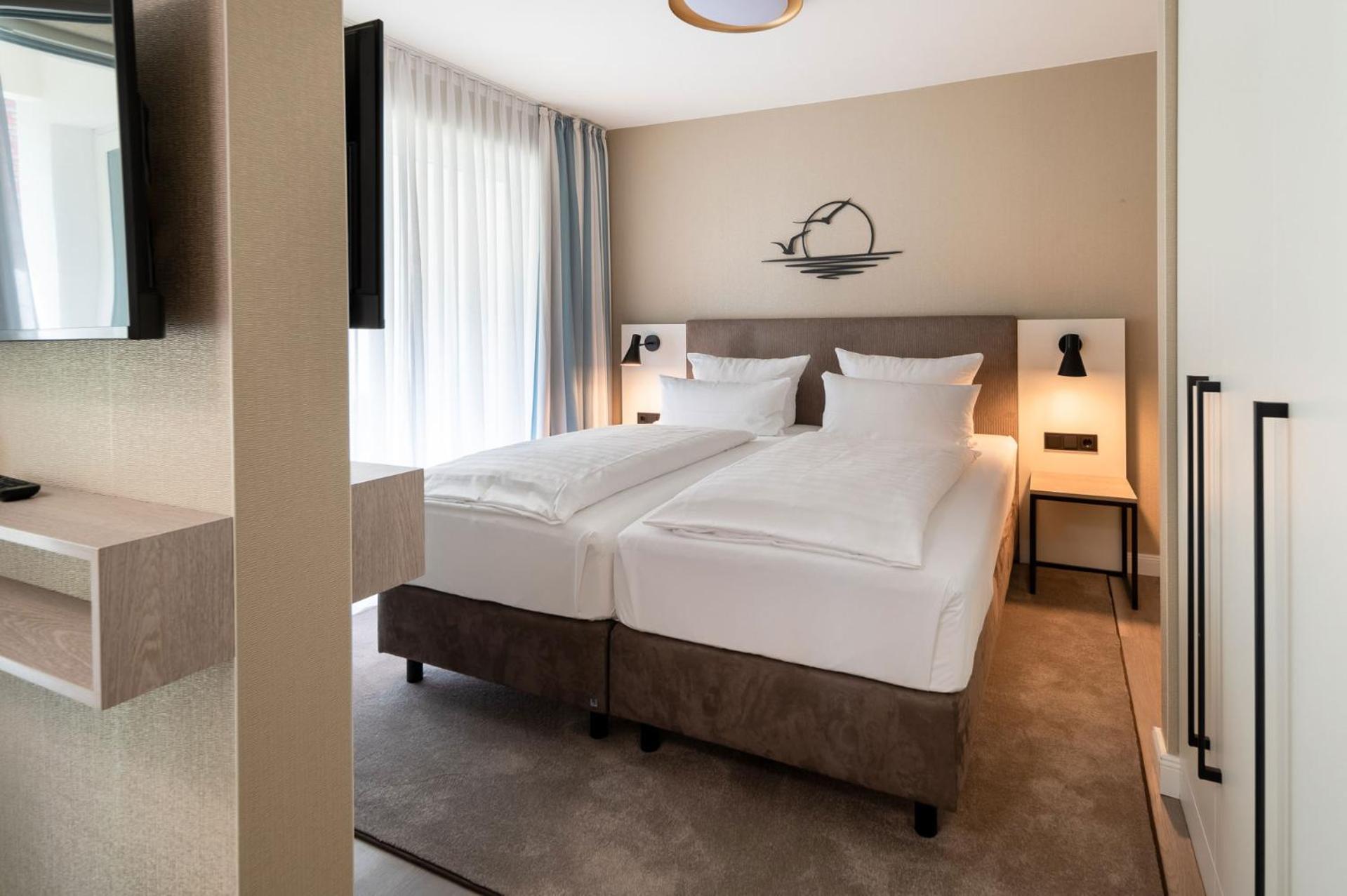 Hotel Am Schlosspark Garni 후줌 외부 사진
